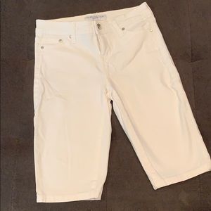 Girls White Bermuda shorts